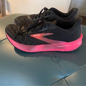 Women’s size 7, Brooks, black and hot pink tennis shoe
